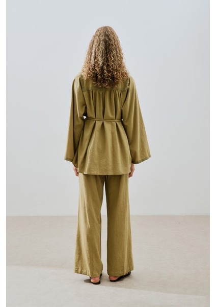 Dokulu Işlemeli Gömlek Haki