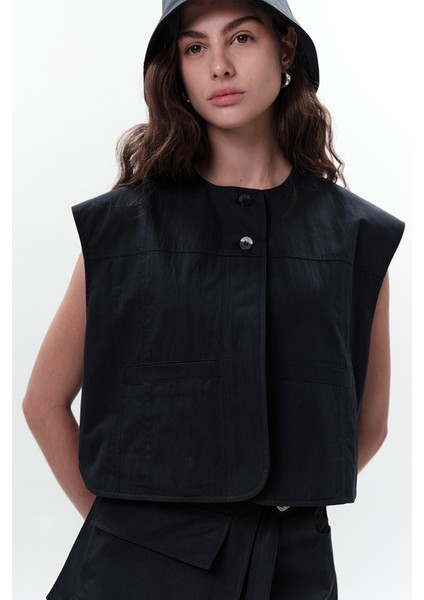 Cep Detaylı Kısa Yelek Lacivert fiyatları