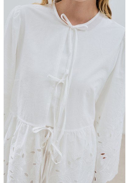 Bağlamalı Nakışlı Tunik Ekru