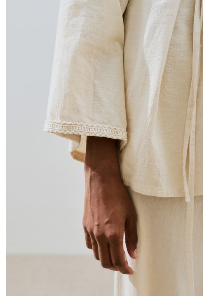 Dokulu Işlemeli Gömlek Natural