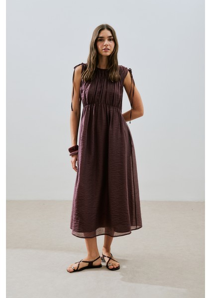 Büzgü Bağlamalı Detaylı Kolsuz Elbise Bordo fiyatları