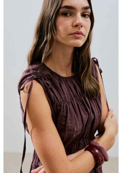 Büzgü Bağlamalı Detaylı Kolsuz Elbise Bordo fırsatları