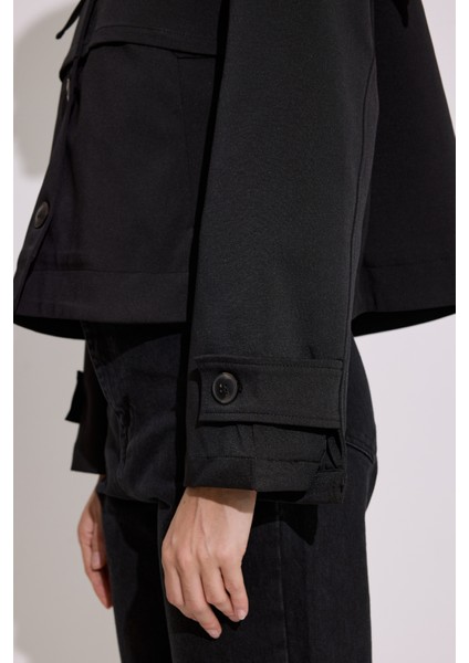 Geniş Yaka Crop Trençkot Siyah