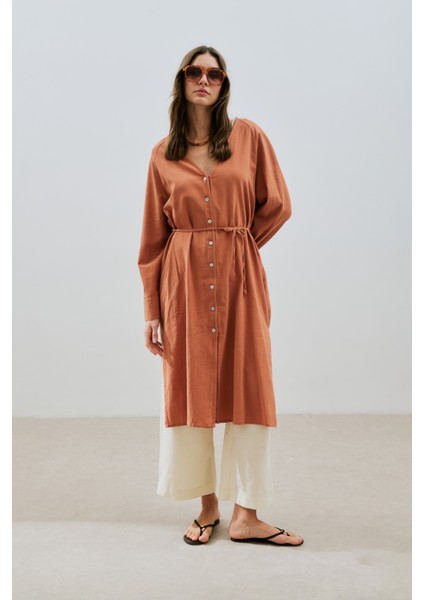 Dokulu Düğmeli Uzun Tunik Tarçın fiyatları
