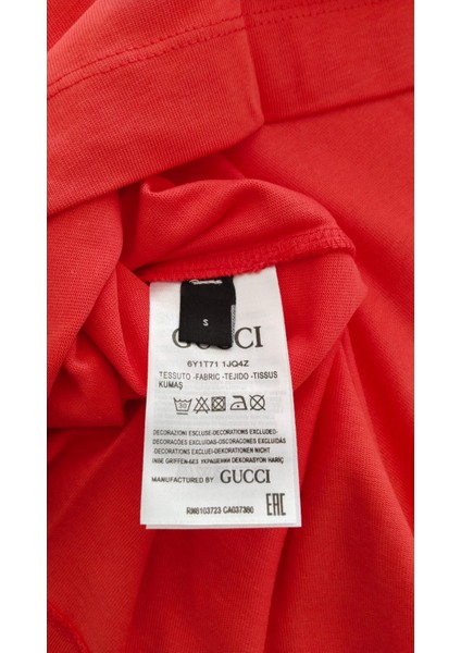 Göğüs Baskılı T-Shirt indirimleri