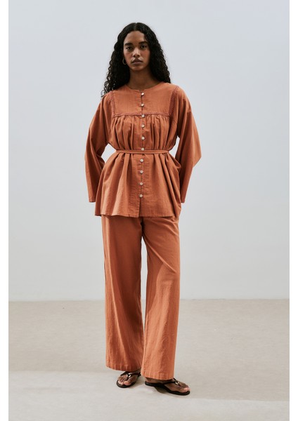 Dokulu Işlemeli Gömlek Tarçın modelleri