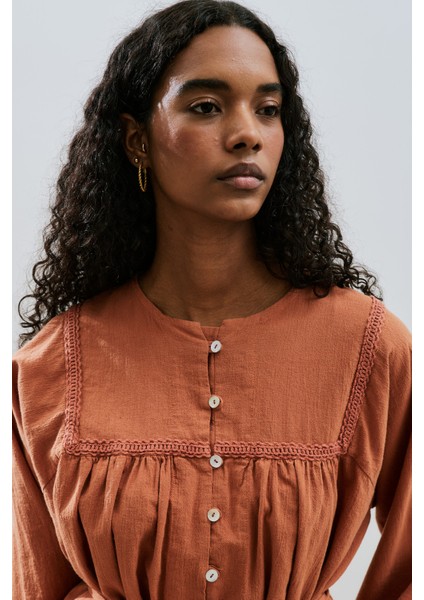 Dokulu Işlemeli Gömlek Tarçın