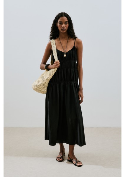 Dokulu Büzgü Detaylı Elbise Siyah