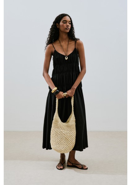 Dokulu Büzgü Detaylı Elbise Siyah fiyatları