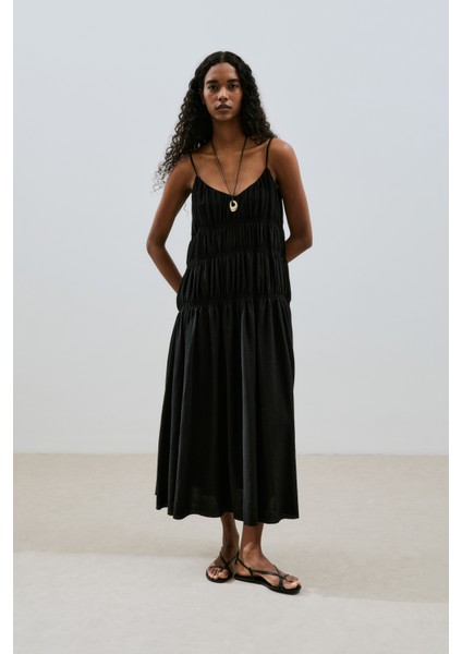 Dokulu Büzgü Detaylı Elbise Siyah