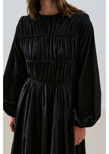 Büzgülü Uzun Kol Elbise Siyah fırsatları