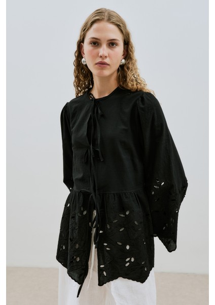Bağlamalı Nakışlı Tunik Siyah fırsatları