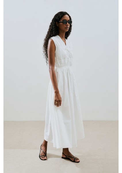 Büzgülü Bağlama Detaylı Elbise Ekru fırsatları