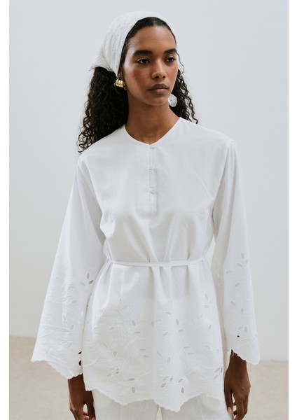 Nakış Detaylı Tunik Ekru fiyatları