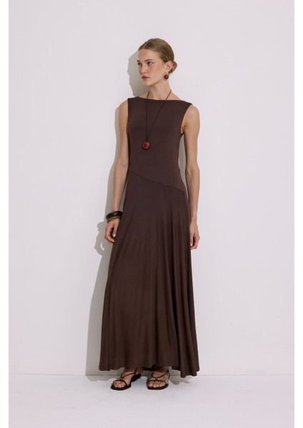 Kolsuz Dökümlü Elbise Kahverengi fırsatları