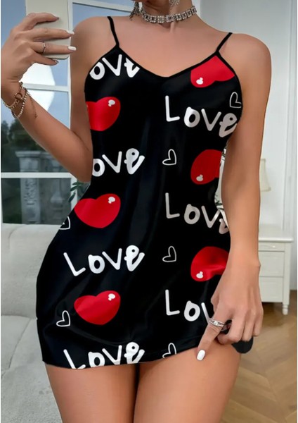 Siyah Aşk Temalı Kalp Desenli Yırtmaç Detaylı Saten Gecelik