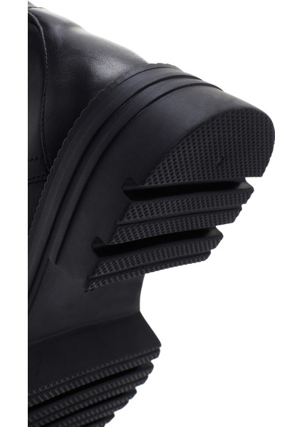 Kadın Siyah Fermuarlı Kalın Tabanlı Deri Postal Bot 25WFD550218