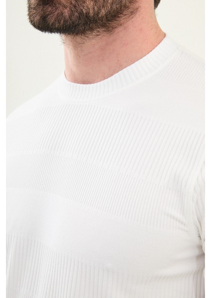 Desenli Slim Fit Bisiklet Yaka Erkek T-Shirt fiyatları