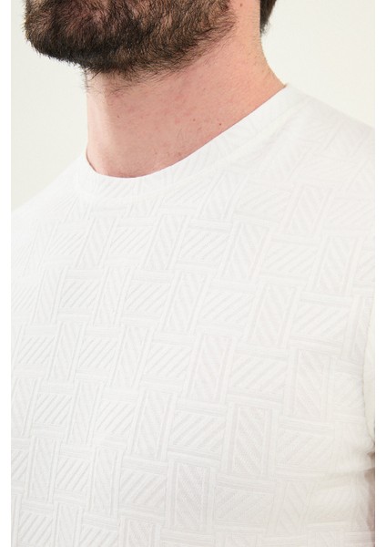 Desenli Ekru Slim Fit Bisiklet Yaka Erkek T-Shirt fiyatları
