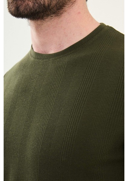 Desenli Haki Slim Fit Bisiklet Yaka Erkek T-Shirt fiyatları