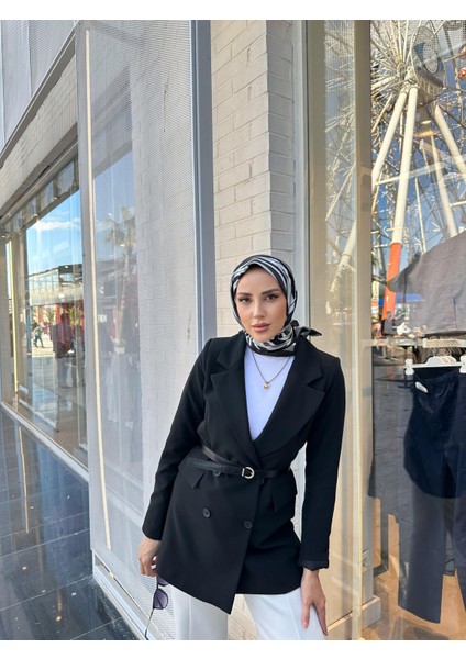 Sofya Desenli Eşarp