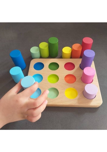 Montessori Ahşap Eşleştirme Silindirleri ve Eğitici Kart Seti 12 Parça – İnce Motor, Renk ve Boyut Algısını Geliştirir