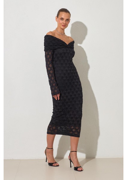 Siyah Yaka ve Dantel Detaylı Midi Boy Tam Kalıp Elbise fiyatları