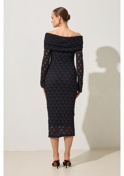 Siyah Yaka ve Dantel Detaylı Midi Boy Tam Kalıp Elbise modelleri