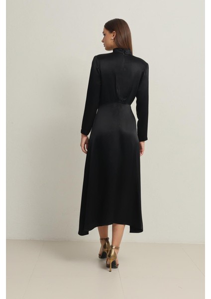 Siyah Belden Toka Detaylı Uzun Kollu Balıkçı Yaka Midi Boy Elbise indirimleri