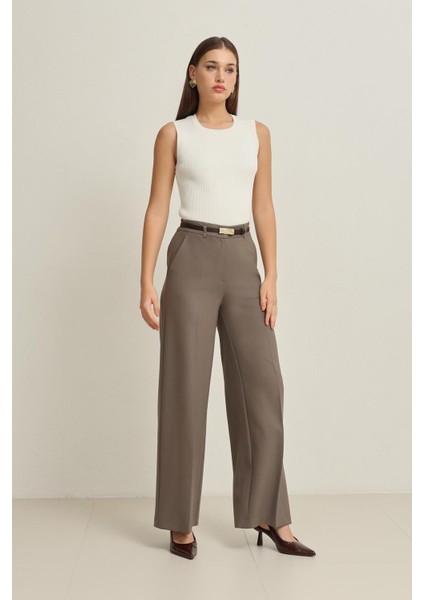 Vizon Cep Detaylı Rahat Kesim Geniş Paça Pantolon