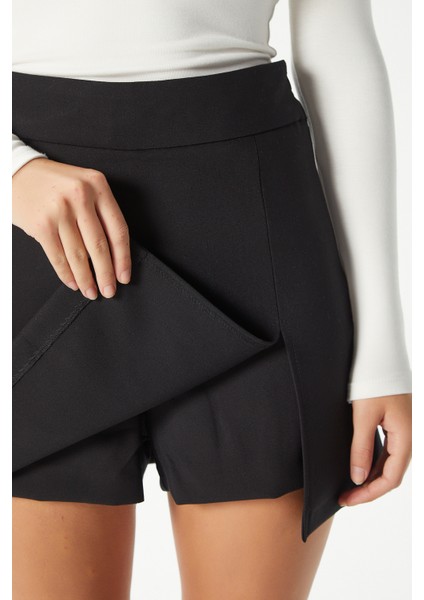 Kadın Luke Tok Dokulu Yan Yırtmaçlı Siyah Şort Etek modelleri