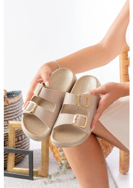 Yazlık Kadın Ortopedik Terlik – Sim Detaylı, Çift Tokalı, Soft Tabanlı Ev ve Sokak Terliği.