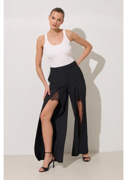 Siyah Düğme Detaylı Tam Kalıp Pantolon
