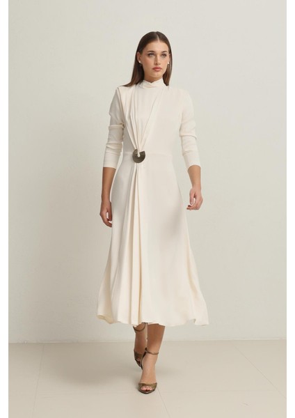 Krem Belden Toka Detaylı Uzun Kollu Balıkçı Yaka Midi Boy Elbise fiyatları