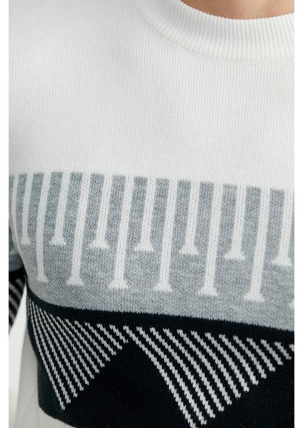 Çift Renk Motifli Triko Kazak - Kemik indirimleri