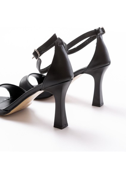 718 Siyah Cilt Sivri Burunlu Topuklu Bilekten Bağlamalı Kadın Ayakkabı indirimleri