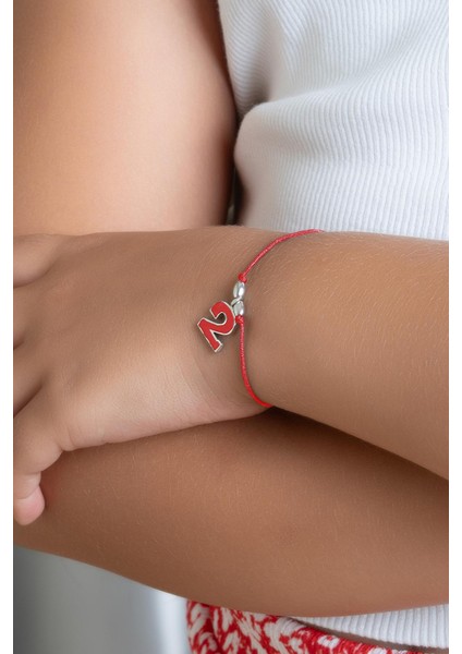 2 Sayısı Ikonlu 18 Ayar Beyaz Altın Kaplama Ayarlanabilir Gümüş Ipli Bileklik fiyatları