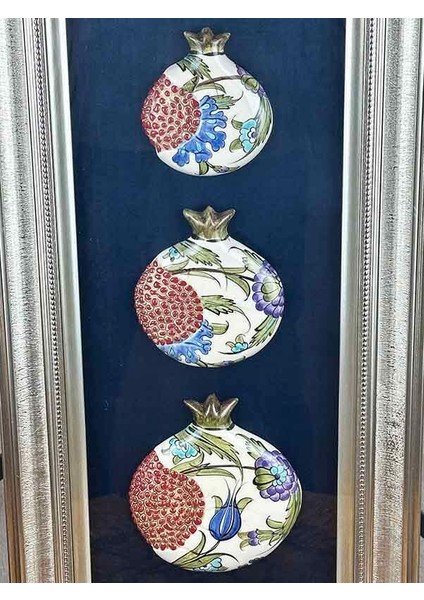 Resmi Ziyaret Hediyesi Mavi Lale Motifli Üçlü Çini Paspartulu Nar Pano fiyatları