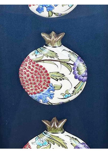 Resmi Ziyaret Hediyesi Mavi Lale Motifli Üçlü Çini Paspartulu Nar Pano modelleri