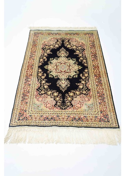 Saf Ipekten El Dokuma Madalyonlu Model Kayseri Halısı 80X116 cm (0.93 M²) fiyatları
