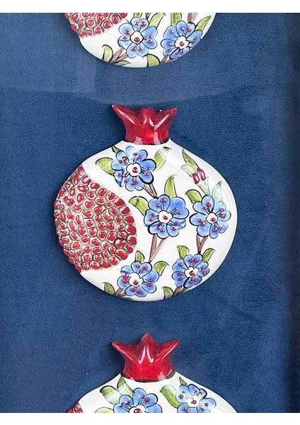 Akademik Yükselme Hediyesi Mavi Çiçek Motifli Üçlü Çini Paspartulu Nar Pano fiyatları