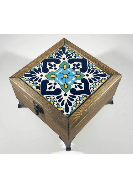 Geometrik Çiçek Motifli Ahşap Takı Kutusu