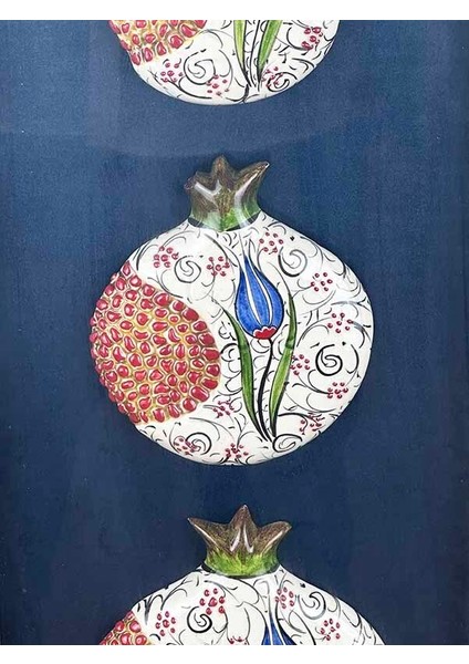 Kurumsal Hediye Mavi Laleli Üçlü Iznik Çini Paspartulu Nar Pano modelleri