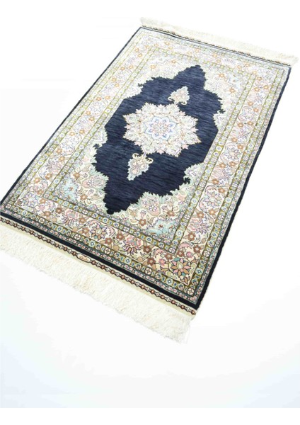 Saf Ipekten El Dokuma Siyah Renk Madalyonlu Model Kayseri Halısı 68X104 cm (0.71 M²) fırsatları