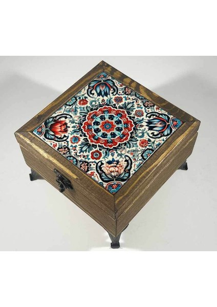 Çiçek ve Lale Motifli Ahşap Takı Kutusu