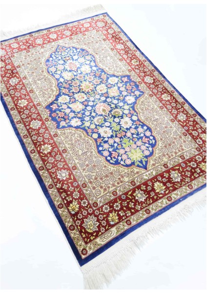 Saf Ipekten El Dokuma Çeşmi Bülbül Desenli Hereke Halısı 85X124 cm (1.05 M²) modelleri