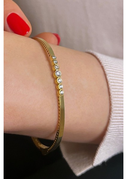 18K Altın Kaplamalı 925 Ayar Gümüş Zirkon Taşlı Kelepçe Bileklik - 45101401