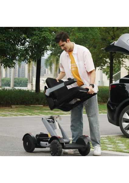 P213 Xsto M4 Hafif Akülü Tekerlekli Sandalye