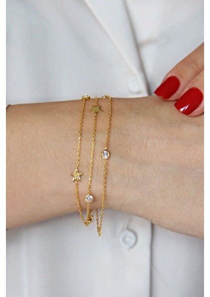 Altın Kaplamalı 925 Ayar Gümüş Yıldızlı ve Taşlı Üç Zincirli Bileklik - B080701 fırsatları