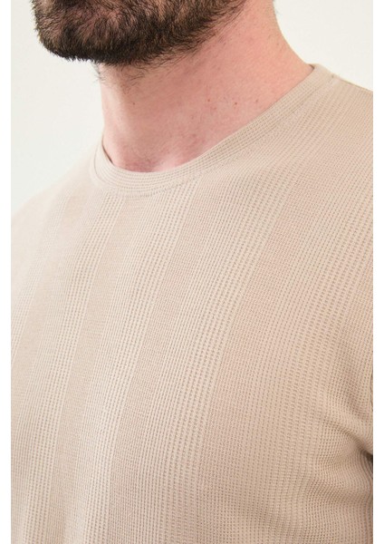 Desenli Bej Slim Fit Bisiklet Yaka Erkek T-Shirt fiyatları